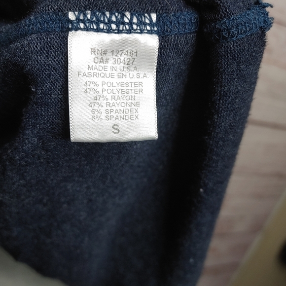 WILDFOX Friday Graphic Top Size S - Picture 9 of 13